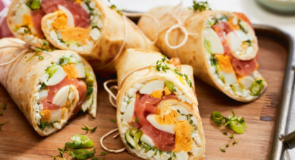 Wraps mit Lachs, Kresse und Ei