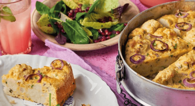 Blumenkohl Kuchen mit Zwiebeln, Eiern und Parmesan