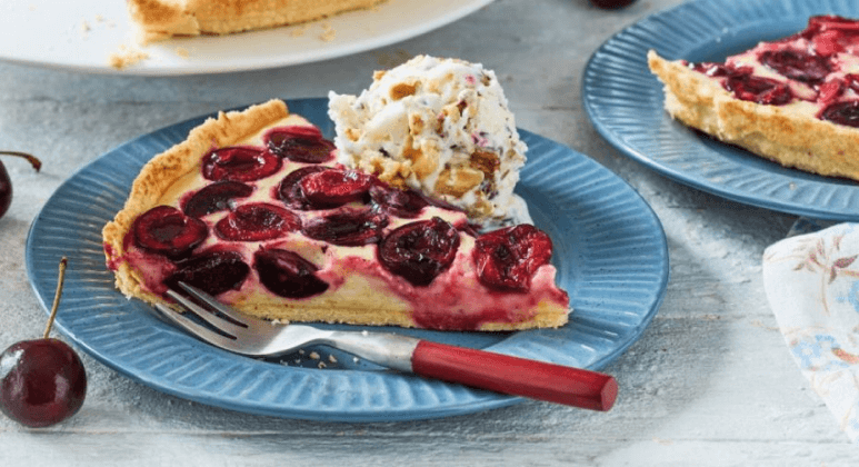Vegane Kirsch-Bananen-Tarte mit Banana-Chunk-Eis