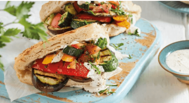 Veganer Grillgemüse-Döner mit Zucchini, Aubergine, Karotte und Paprika