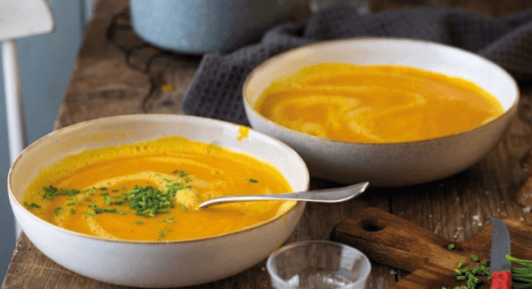 Kürbissuppe mit Hokkaidokürbis und Kartoffeln