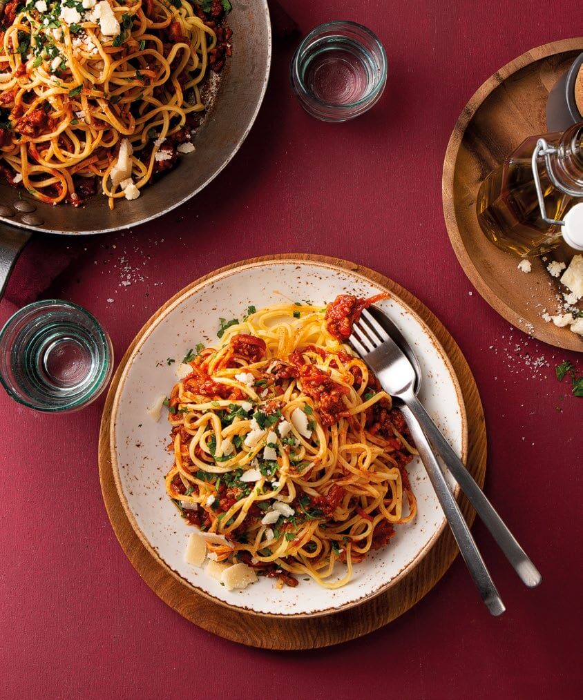 [Schnell &amp; einfach] Einfache Bolognese mit Spaghetti und Parmesan ...