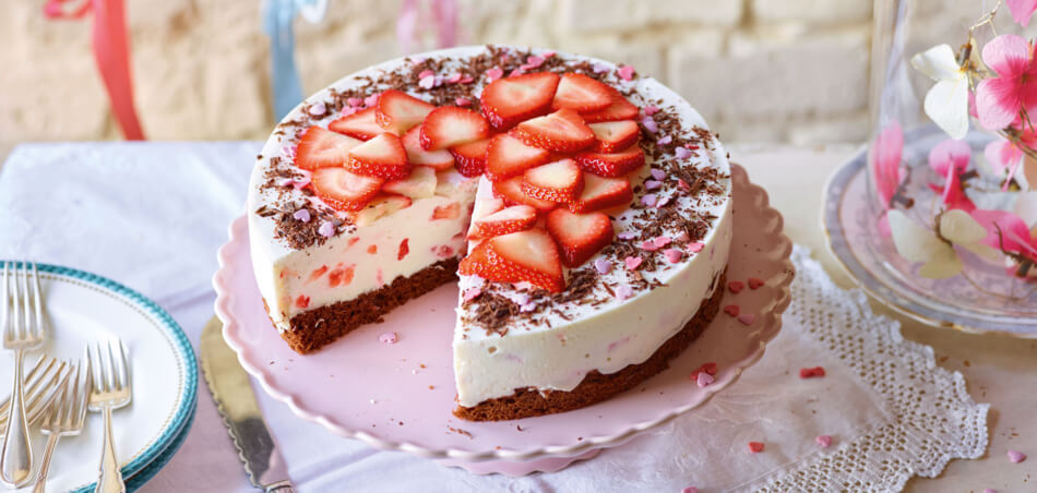 [Schnell &amp; einfach] Erdbeer-Quark-Torte mit Schokoboden | LIDL Kochen