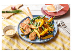 https://www.lidl-kochen.de/rezeptwelt/putenfilets-mit-roestkartoffel-bohnen-salat-und-french-dressing-147565