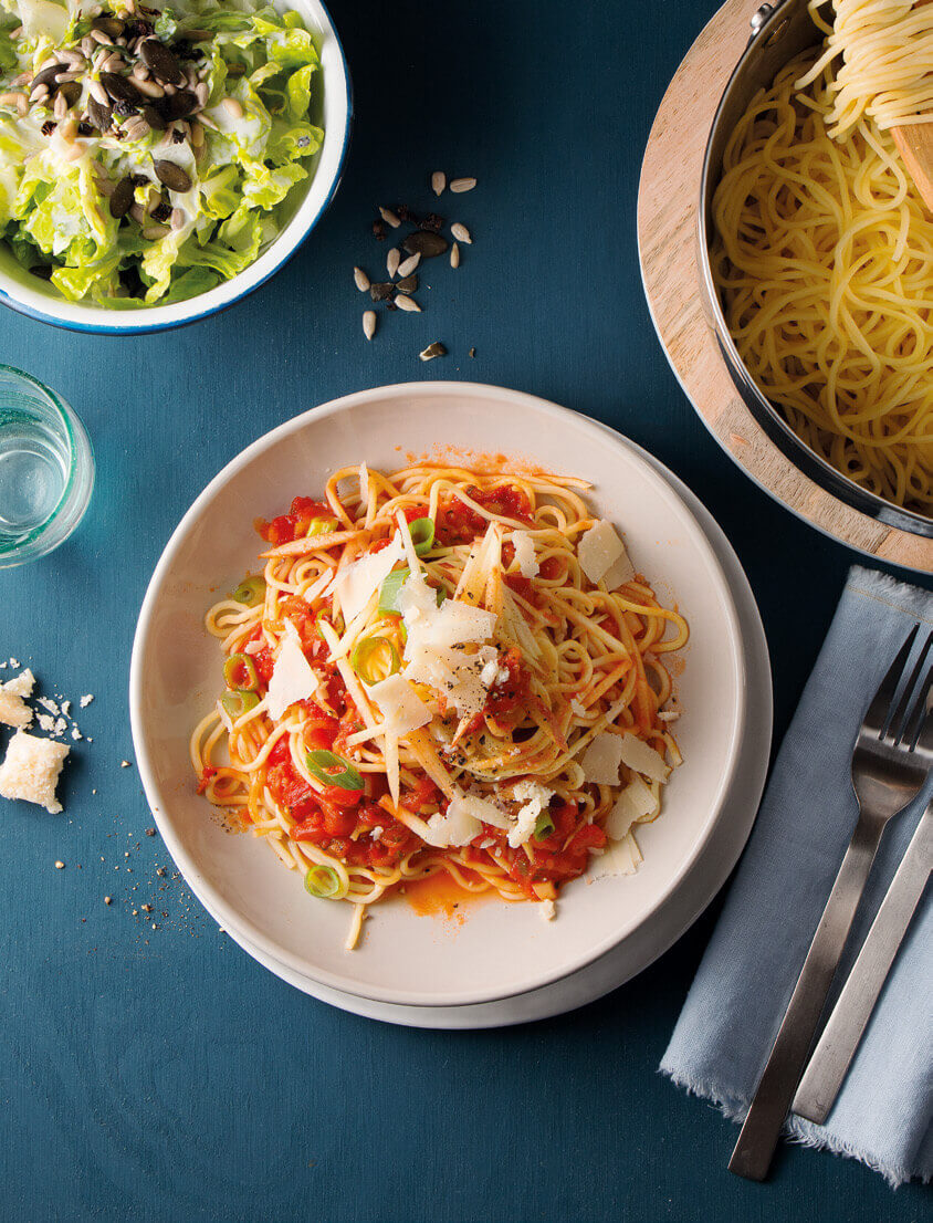 [Schnell &amp; einfach] Spaghetti mit fruchtiger Apfel-Tomaten-Sauce ...